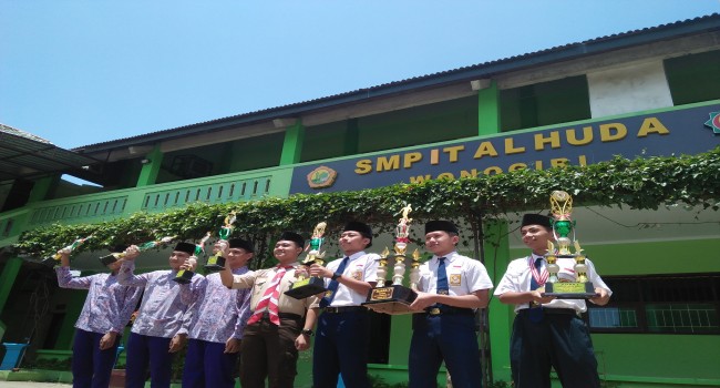 Siswa Berprestasi SMP IT Al Huda Wonogiri